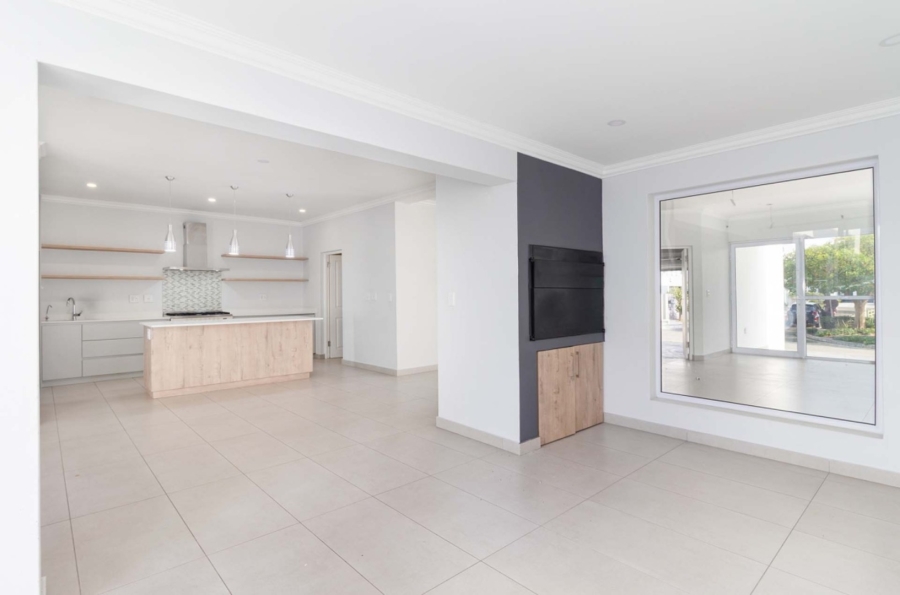 4 Bedroom Property for Sale in Sagewood Western Cape